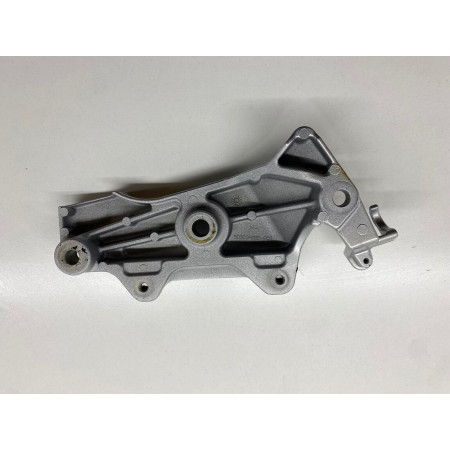 FOOTREST BRACKET RIGHT HONDA HORNET 600 S 2000-2004