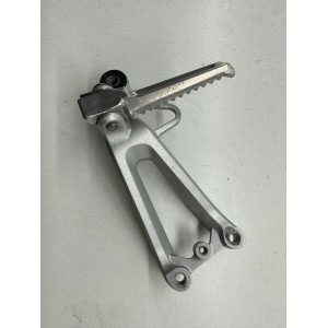 PEDANA POSTERIORE PASSEGGERO DESTRA DX HONDA CBR 600 F 600F 2001-2006 PC35F