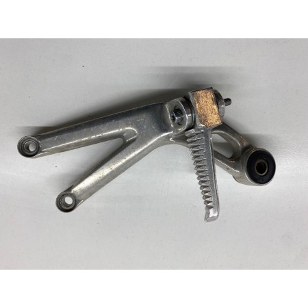 PEDANA POSTERIORE PASSEGGERO DESTRA DX YAMAHA YZF R6 1999-2002