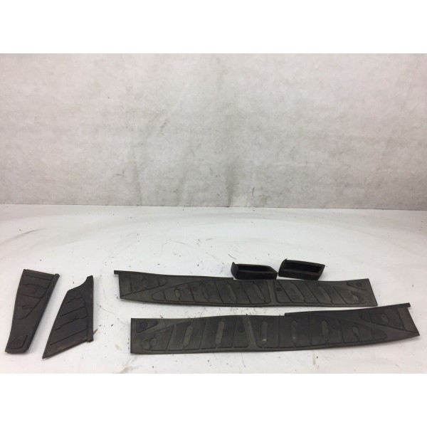 KIT TAPPETTINI POGGIA PIEDI PIAGGIO HEXAGON 125 150 180 200 250