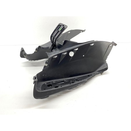 PLASTIC CENTRE PLATFORM TUNNEL YAMAHA XMAX X-MAX 125 250 2011-2013