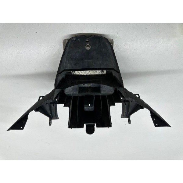 PARAFANGO POSTERIORE PORTATARGA YAMAHA MAJESTY YP 400 2009-2014