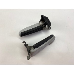 PAIRE DE REPOSE-PIEDS PASSAGER ARRIERE DROIT GILERA RUNNER 125 ST VX 2005-2016