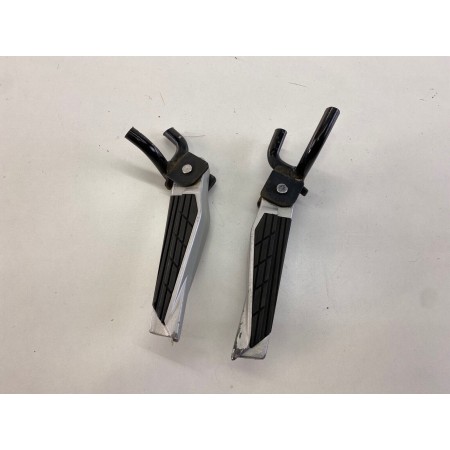 PAAR BEIFAHRERFUSSRASTEN RECHTS LINKS KYMCO XCITING 250 300 500 2004-2014