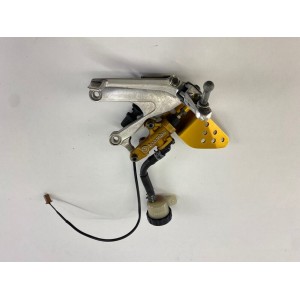 RIDER FOOTREST RIGHT BRAKE MASTER CYLINDER YAMAHA YZF R6 1998 1999 2000 2001