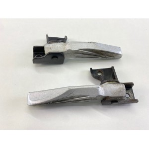 PAIR OF PASSENGER FOOTPEGS RIGHT SYM SYMPHONY S 125 2009 2010 2011