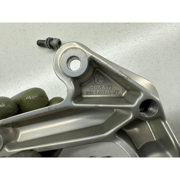 STAFFA SUPPORTO MOTORE SINISTRA DUCATI PANIGALE STREETFIGHTER V4S V4 S