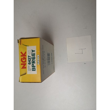 4 spark plug setsNGK 6427 BPR6EY ignition spark plug