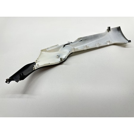 PANEL LATERAL BAJO ESTRIBO DERECHO PIAGGIO MP3 300 HYBRID 2010-2016