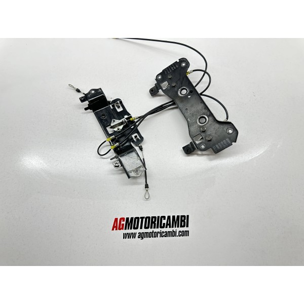 GANCI SUPPORTI SERRATURE SELLA KAWASAKI Z750 Z...