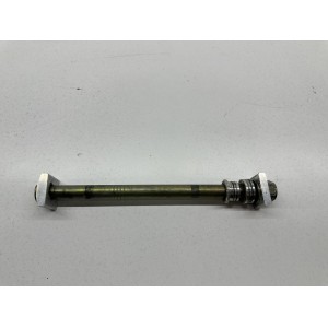 AXE DE ROUE ARRIERE AXE TRIUMPH SPRINT RS 955 i 1998-2004