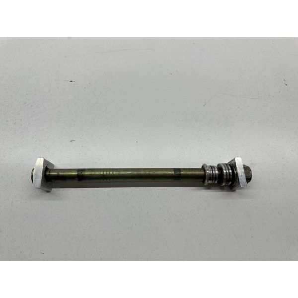 EJE TRASERO TRIUMPH SPRINT RS 955 i 1998-2004