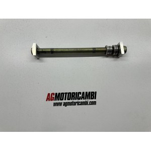 PERNO ASSE RUOTA POSTERIORE TRIUMPH SPRINT RS 955 i... 2