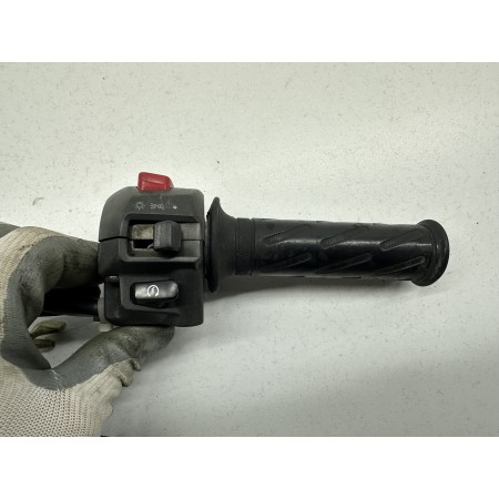 INTERRUPTOR LUZ INTERMITENTE DERECHA SUZUKI BANDIT GSF 600 SV 95-98
