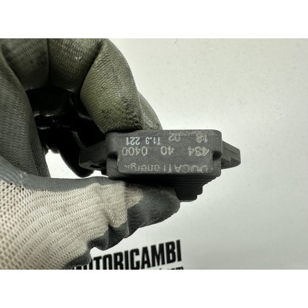 VOLTAGE REGULATOR HONDA DEAUVILLE 650 2002-2005