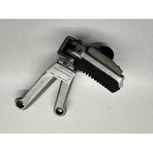 FUSSSTÜTZE HINTEN RECHTS BEIFAHRER SUZUKI BANDIT 1200...