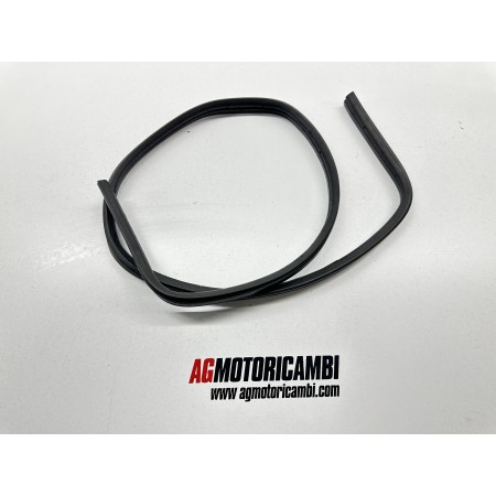 GUMMIDICHTUNG UNTER SITZ SUZUKI BURGMAN 250 204-2005 J429