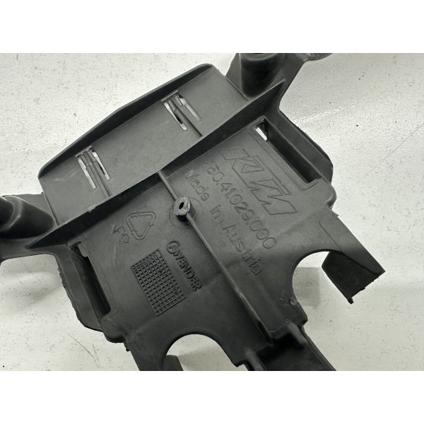 SOPORTE PLASTICO KTM 690 SM PRESTIGE 2007-2009