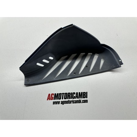 ESTRIBERA PLASTICO DERECHA APRILIA AREA 51