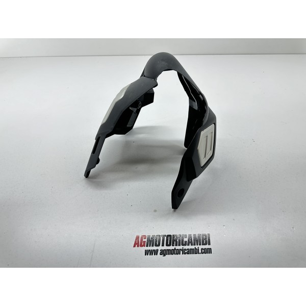 COLECTOR PROTECTOR DE MOTOR EN SUZUKI V-STROM...