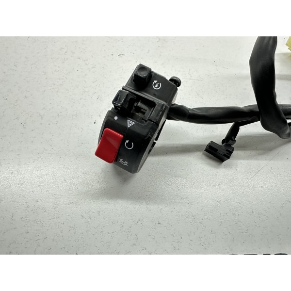 RIGHT-HAND ROCKER SWITCH ON SUZUKI V-STROM 1000...