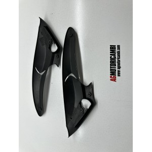 KUNSTSTOFF FUSSRASTENABDECKUNG RECHTS LINKS GILERA RUNNER... 2