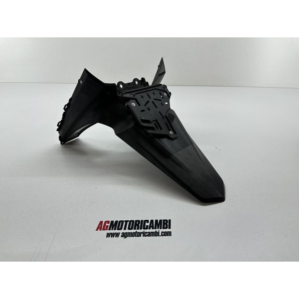 PARAFANGO PORTATARGA YAMAHA TRICITY 125 2014-2017