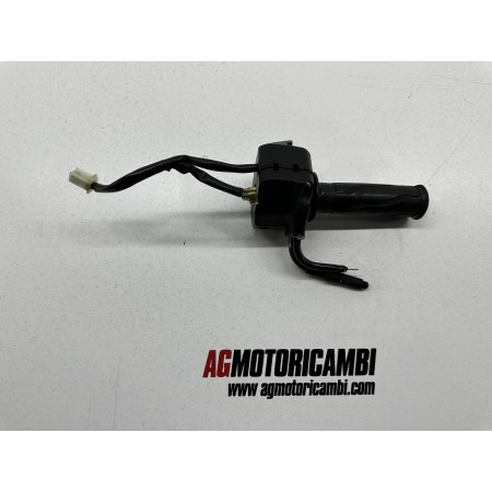 INTERRUPTEUR A BASCULE DROITE YAMAHA TRICITY 125 2014-2017