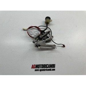 RIDER FOOTREST RIGHT BRAKE MASTER CYLINDER YAMAHA R6 YZF...