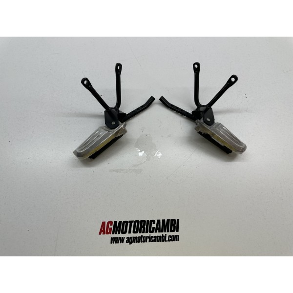 PAR DE ESTRIBERAS PASAJERO HONDA PCX 125 2009-2013