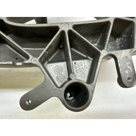 KYMCO PEOPLE 300 GTI 2010-2016 WHEEL MUFFLER BRACKET