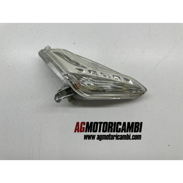 FRECCIA ANTERIORE DESTRA DX PIAGGIO BEVERY 350...