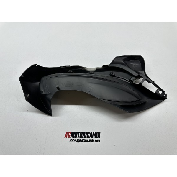 FAIRING PLASTIC FOOTREST LEFT LEFT PIAGGIO...
