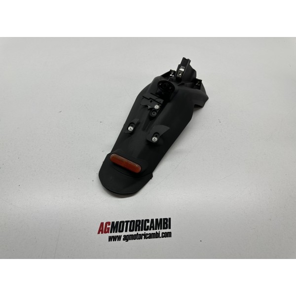 KOTFLÜGELHALTER HINTEN PIAGGIO BEVERY 350...