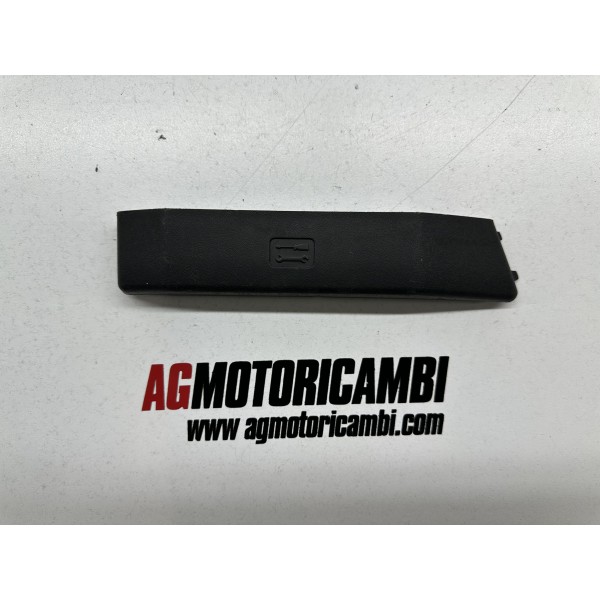 PLASTIC TOOL DOOR COVER PIAGGIO BEVERY 350...