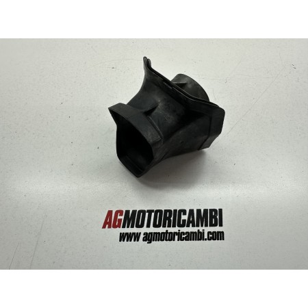 TRIUMPH STREET TRIPLE 660 S GUMMI LUFTFÜHRUNGSSCHLAUCH 2020-2024