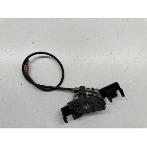 TRIUMPH STREET TRIPLE 660 S SITZVERRIEGELUNGSMECHANISMUS... 2