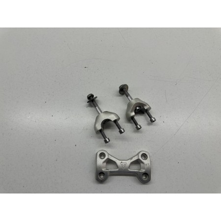 STAFFA SUPPORTO MANUBRIO RISER TRIUMPH STREET TRIPLE 660 S 2020-2024