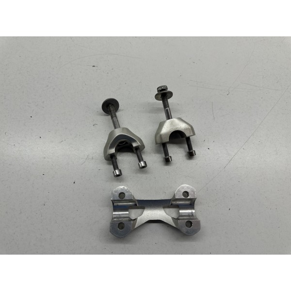 HANDLEBAR RISER BRACKET TRIUMPH STREET TRIPLE...