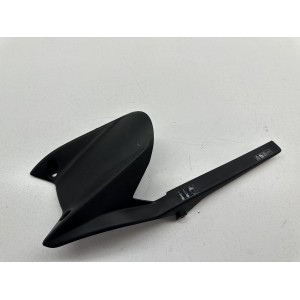 TRIUMPH STREET TRIPLE 660 S REAR MUDGUARD CHAIN GUARD... 2