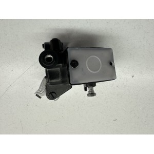 FRONT RIGHT MASTER CYLINDER TRIUMPH STREET TRIPLE 660 S... 2