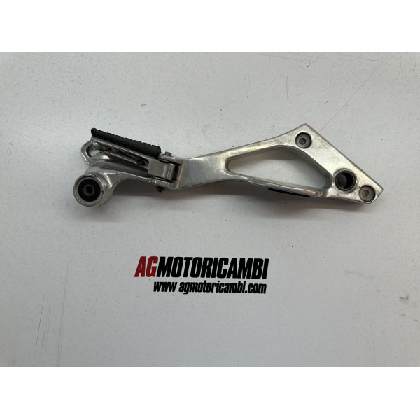 FOOTREST BRACKET RIGHT YAMAHA TDM 850 1996-2002...