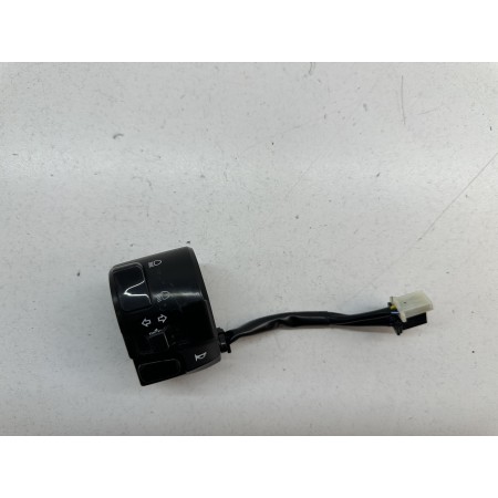 INTERRUPTEUR A BASCULE GAUCHE YAMAHA N-MAX 125 E5 2021-2024