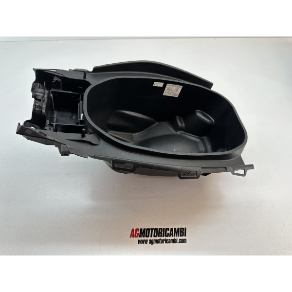 COMPARTIMENTO BAJO ASIENTO YAMAHA N-MAX 125 E5...
