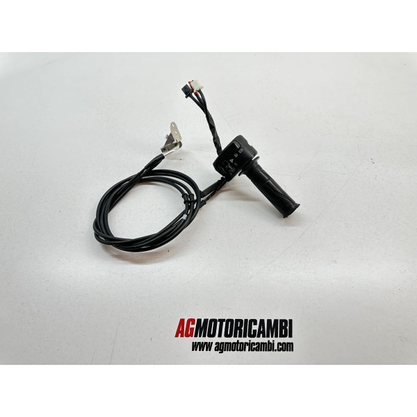 INTERRUPTOR BASCULANTE DERECHO YAMAHA N-MAX 125...
