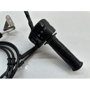 INTERRUPTOR BASCULANTE DERECHO YAMAHA N-MAX 125 2021-2024 2