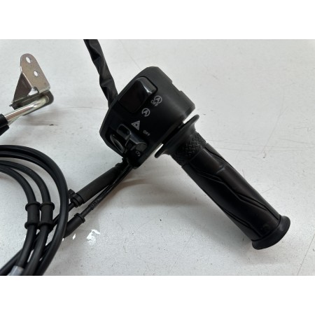 DEVIOLUCI COMMUTATORE DESTRO DX YAMAHA N-MAX 125 2021-2024