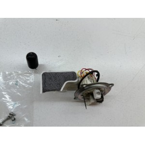 POMPE A ESSENCE CARBURANTE SERBATOIO YAMAHA N-MAX 125... 2