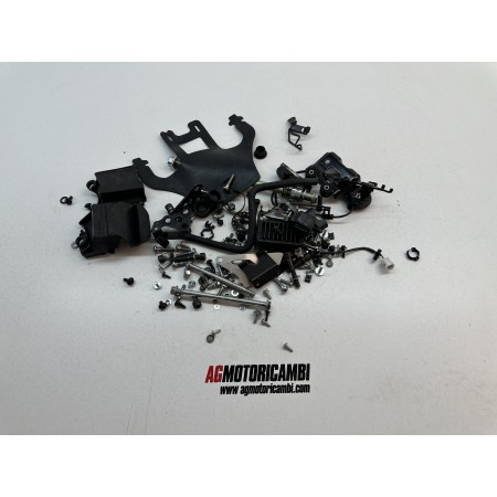 KIT VITI VITERIA BULLONI YAMAHA MT-03 MT03 321ccm 2020-2024
