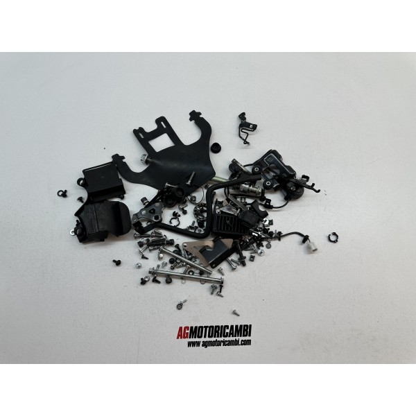 KIT VITI VITERIA BULLONI YAMAHA MT-03 MT03...